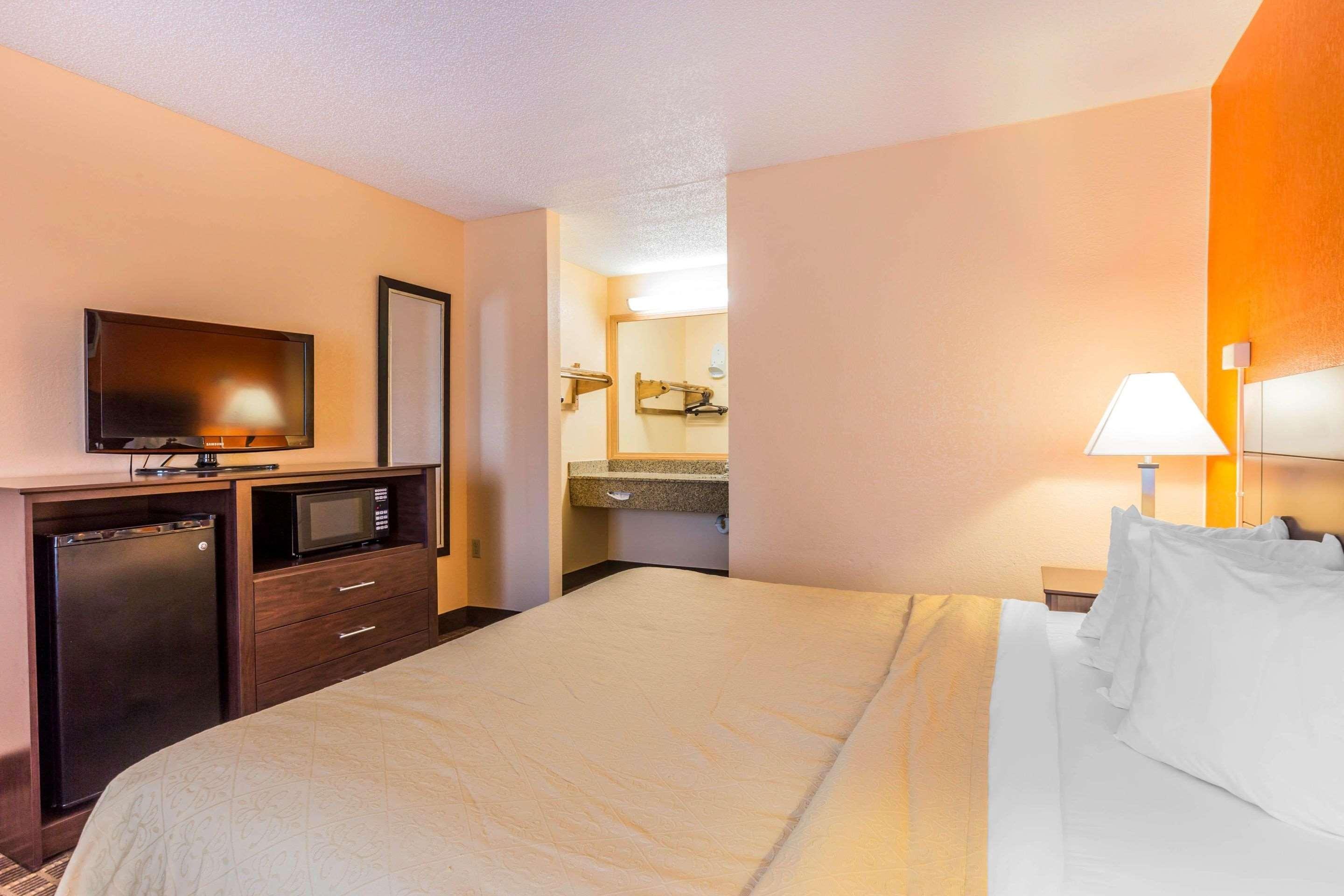 Quality Inn Гріер Екстер'єр фото