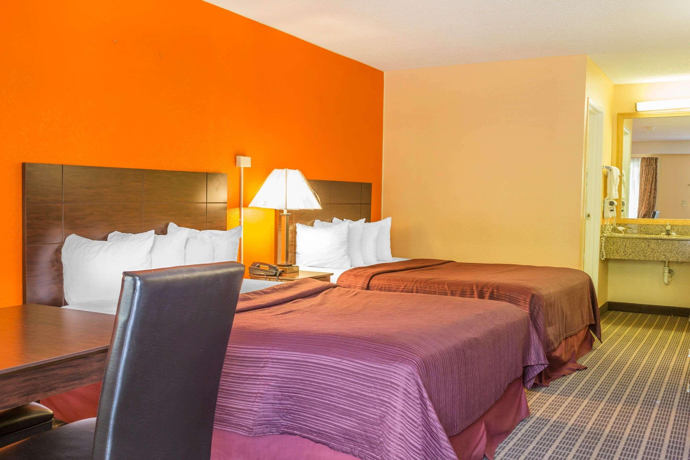 Quality Inn Гріер Екстер'єр фото