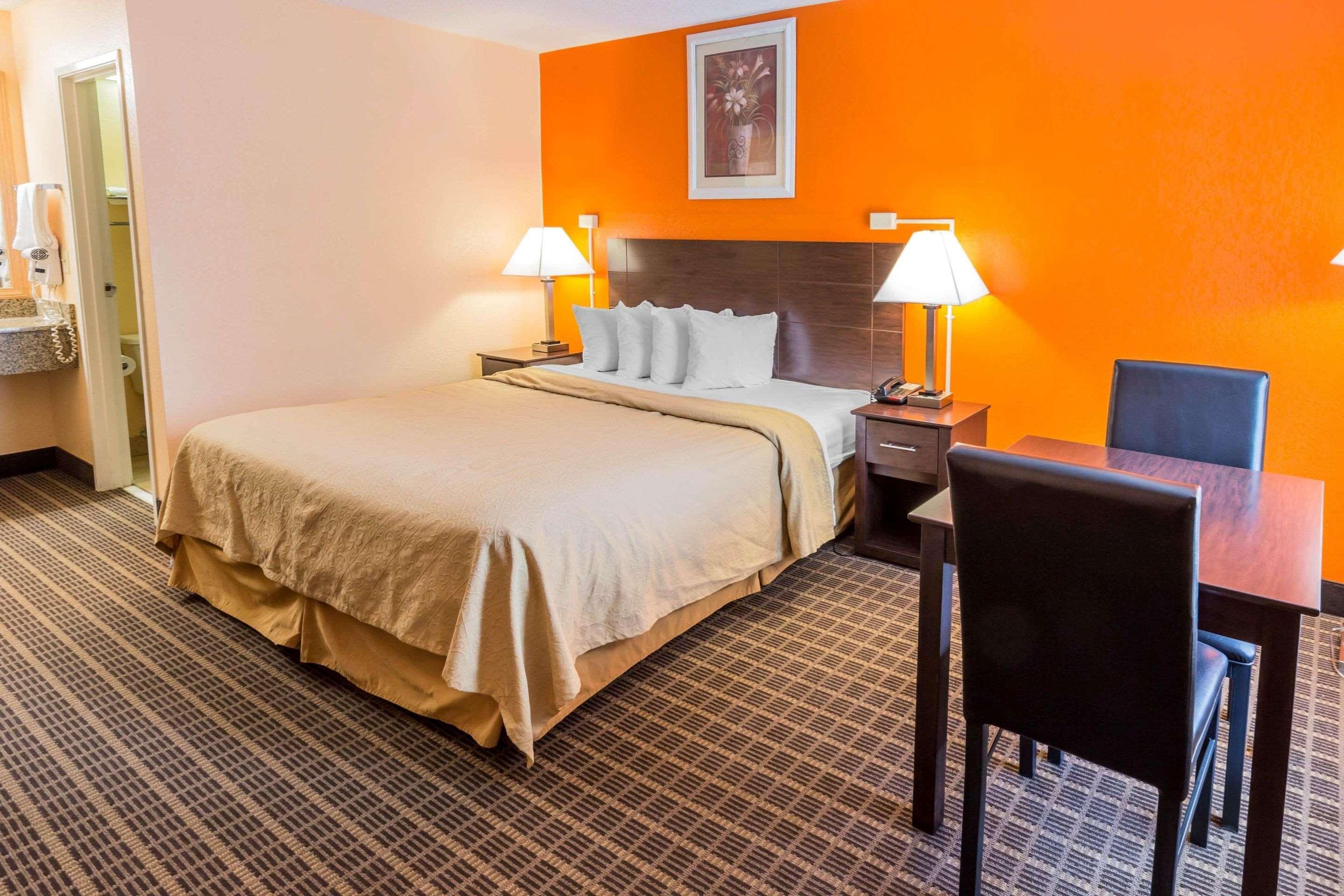 Quality Inn Гріер Екстер'єр фото