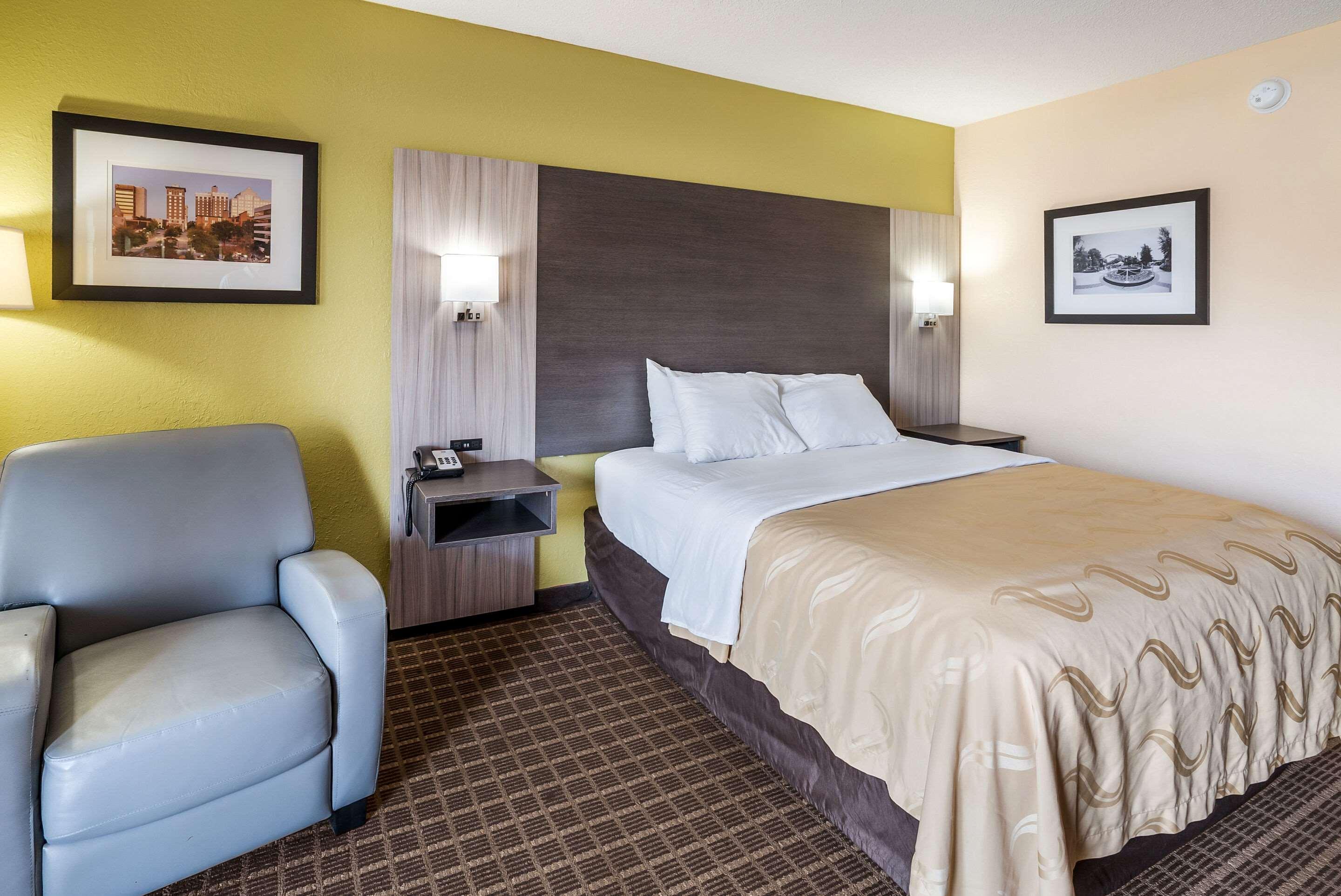 Quality Inn Гріер Екстер'єр фото