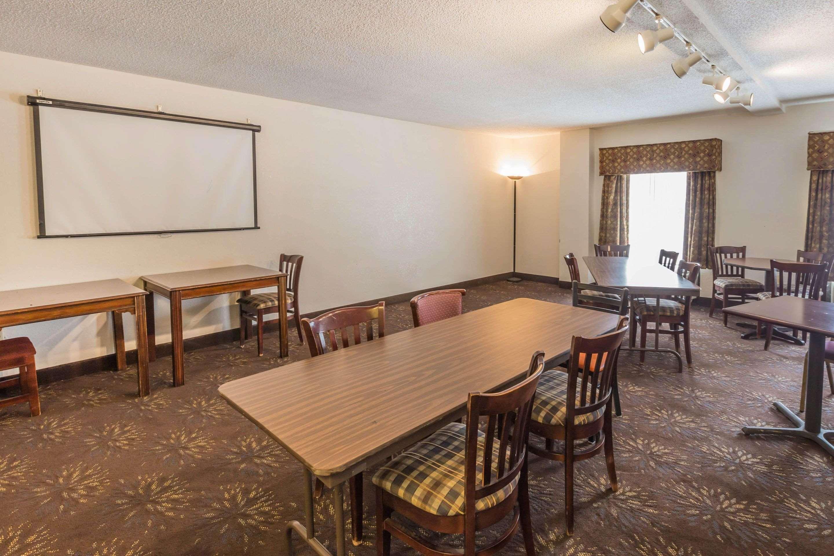 Quality Inn Гріер Екстер'єр фото