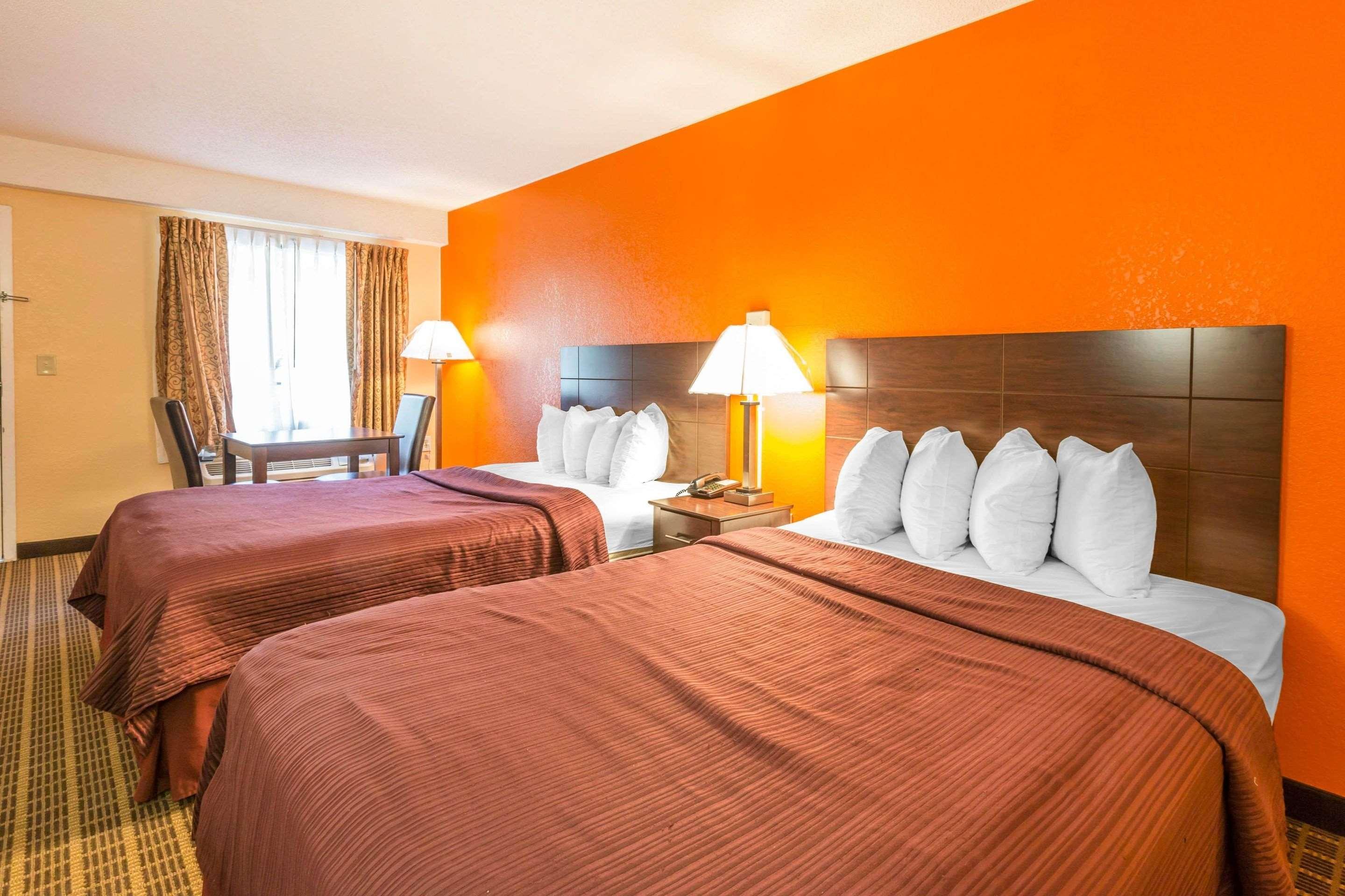 Quality Inn Гріер Екстер'єр фото